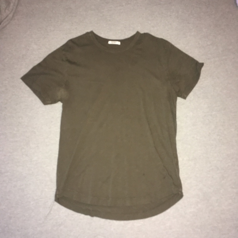 Buck Mason Curved Hem Tee Shirt. Medium.